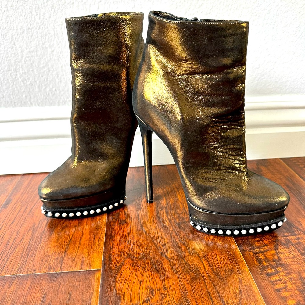 Gold/chrome stiletto leather booties Casadei 6 inch heel 2 inch platform.